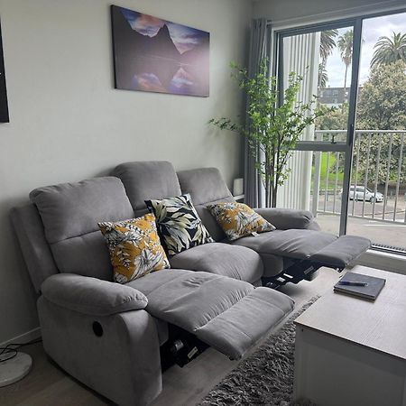 Immaculate 3 Bd 2 Bth Apartment -Free Carpark & Pool Auckland Exterior foto